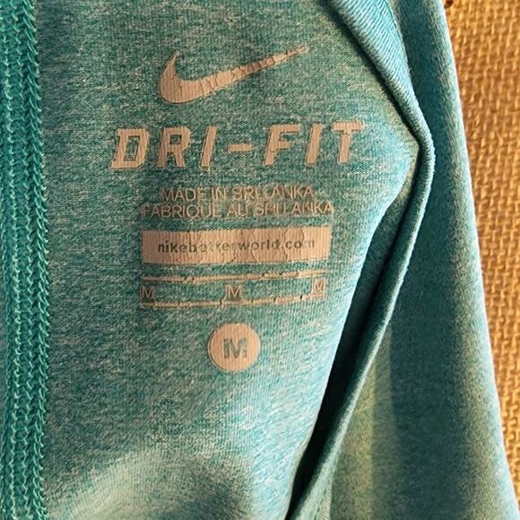 Nike active workout athletic tank top size‎ medium - Picture 5 of 6